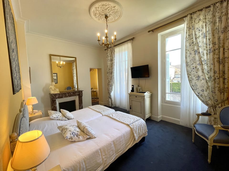 Executive Twin Room | Premium bedding, Select Comfort beds, minibar, in-room safe
