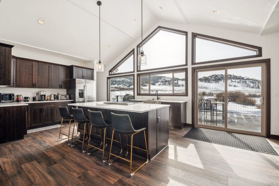 Indoors, Sink, Sink Faucet, Kitchen, Microwave