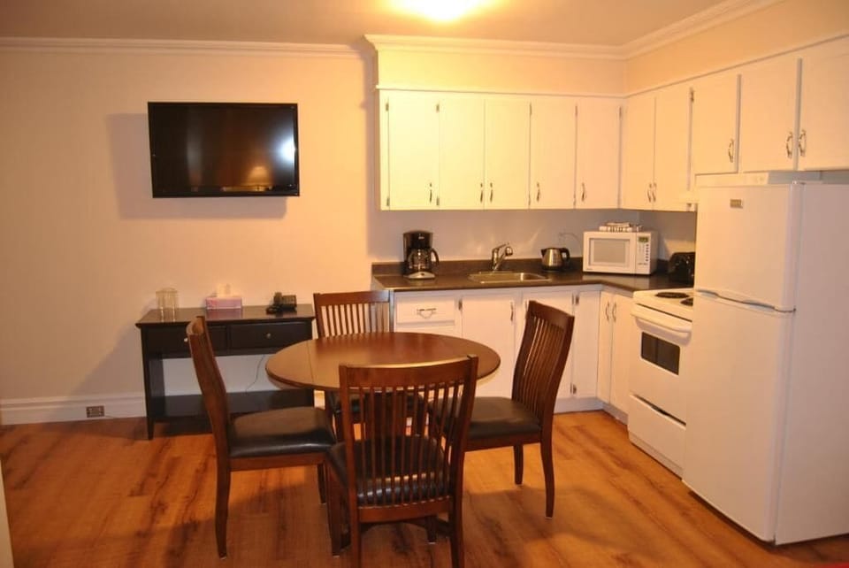 Standard Studio Suite | Private kitchen
