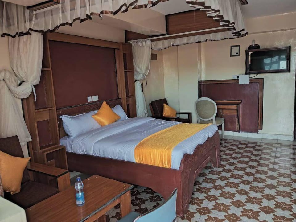 Double Room, City View | Free WiFi, bed sheets