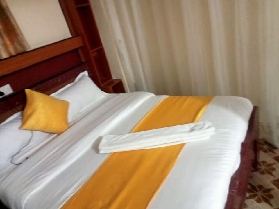 Double Room, City View | Free WiFi, bed sheets