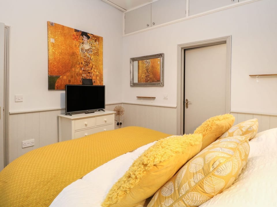 1 bedroom, individually decorated, individually furnished, free WiFi