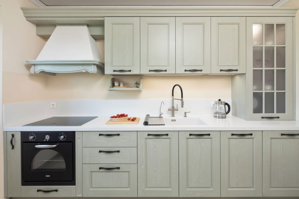Classic Apartment, City View | Private kitchen | Electric kettle, toaster