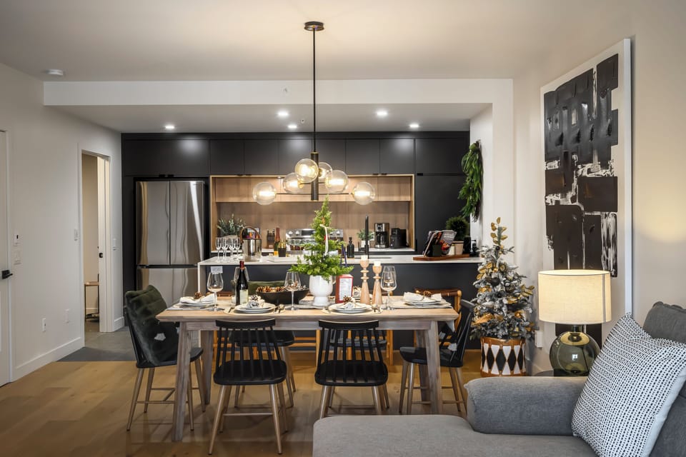 Dining room, kitchen (1)