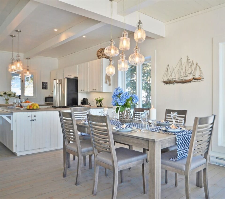 Dining room, kitchen