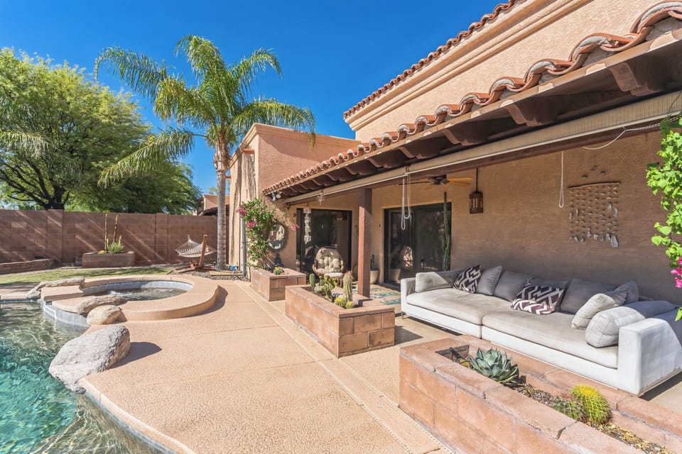 Welcome to Pristine Placita - A stylish desert escape with a spa atmosphere.