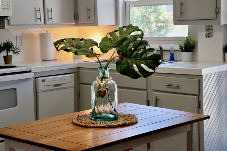 Full kitchen