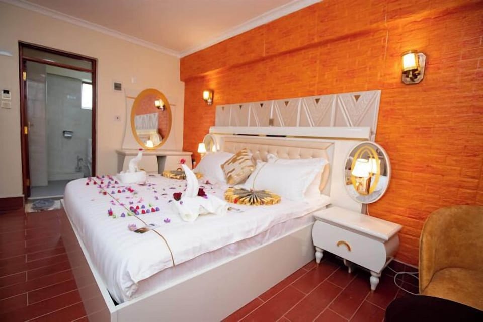 Executive Double Room | Free WiFi, bed sheets