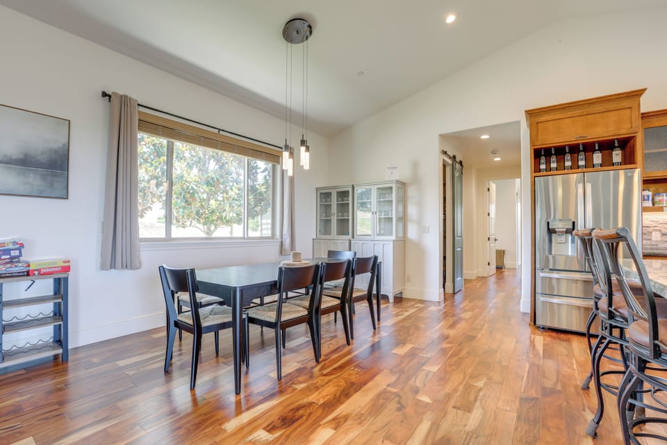 Dining Room | Dishware & Flatware