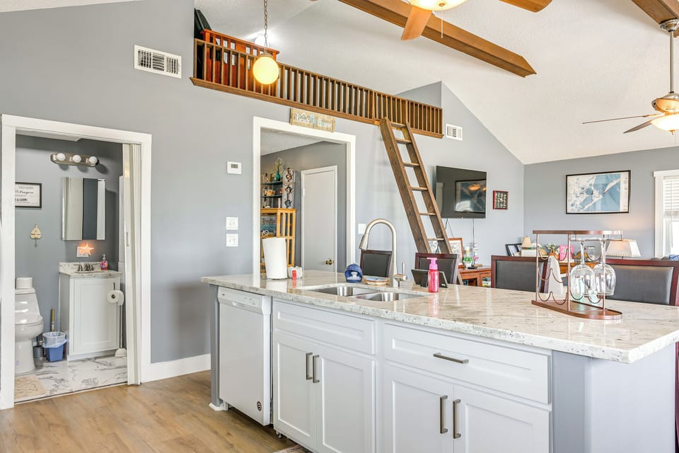 Kitchen | Trash Bags/Paper Towels
