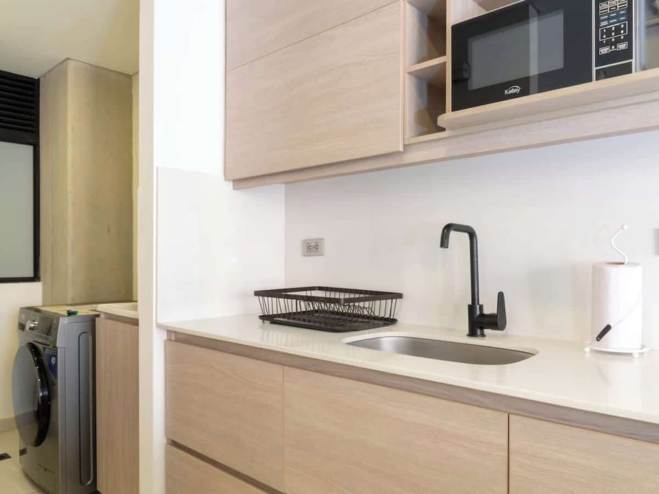Apartment, Multiple Beds, Balcony, City View (Ekkos 402) | Private kitchen | Coffee/tea maker