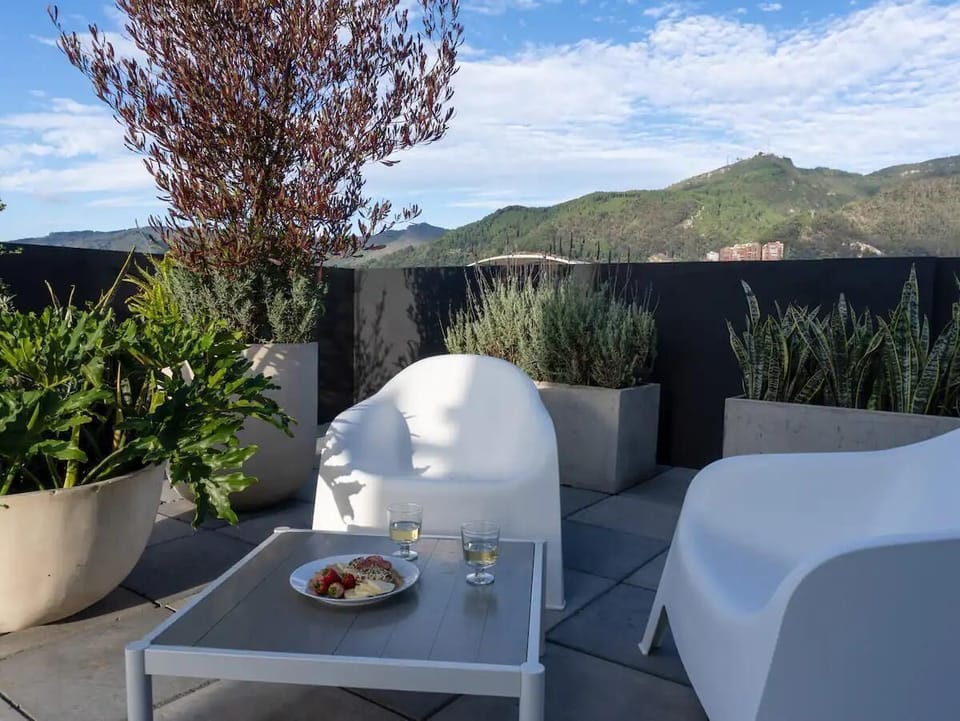 Apartment, 1 Queen Bed, Balcony, City View (UNIVERSAL 307) | Terrace/patio