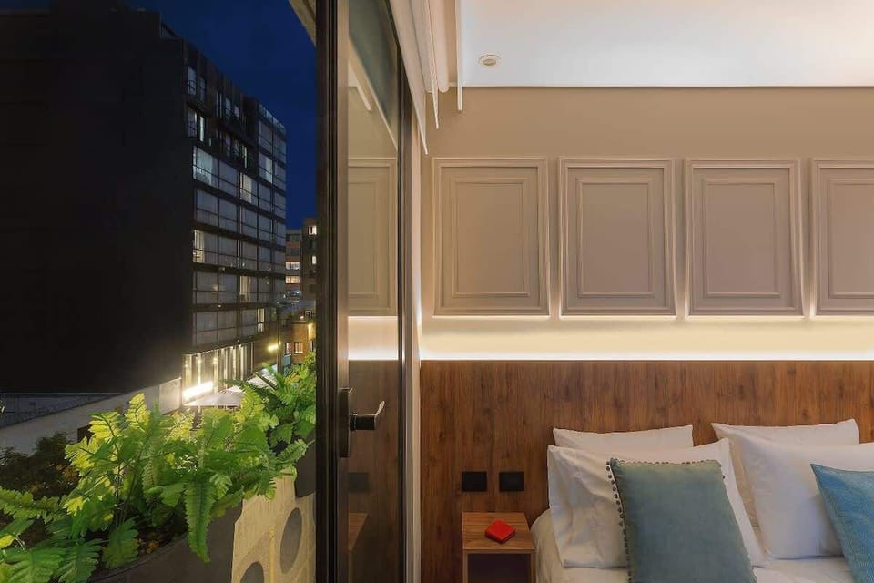 Apartment, 1 Queen Bed, Balcony, City View (UNIVERSAL 307) | View from room