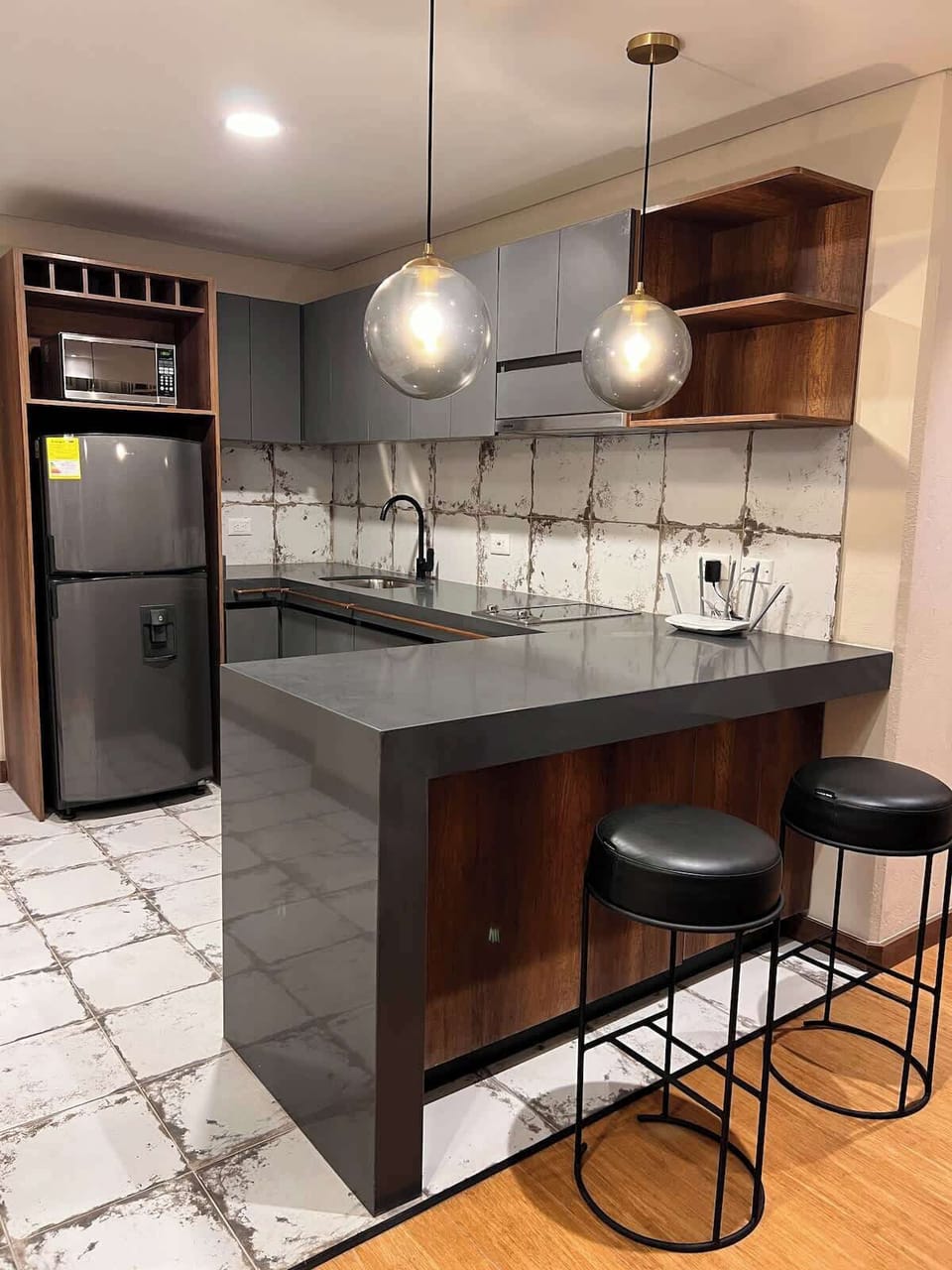 Apartment, 1 Queen Bed with Sofa bed, Balcony, City View (La Primera 411) | Private kitchen | Stovetop, coffee/tea maker