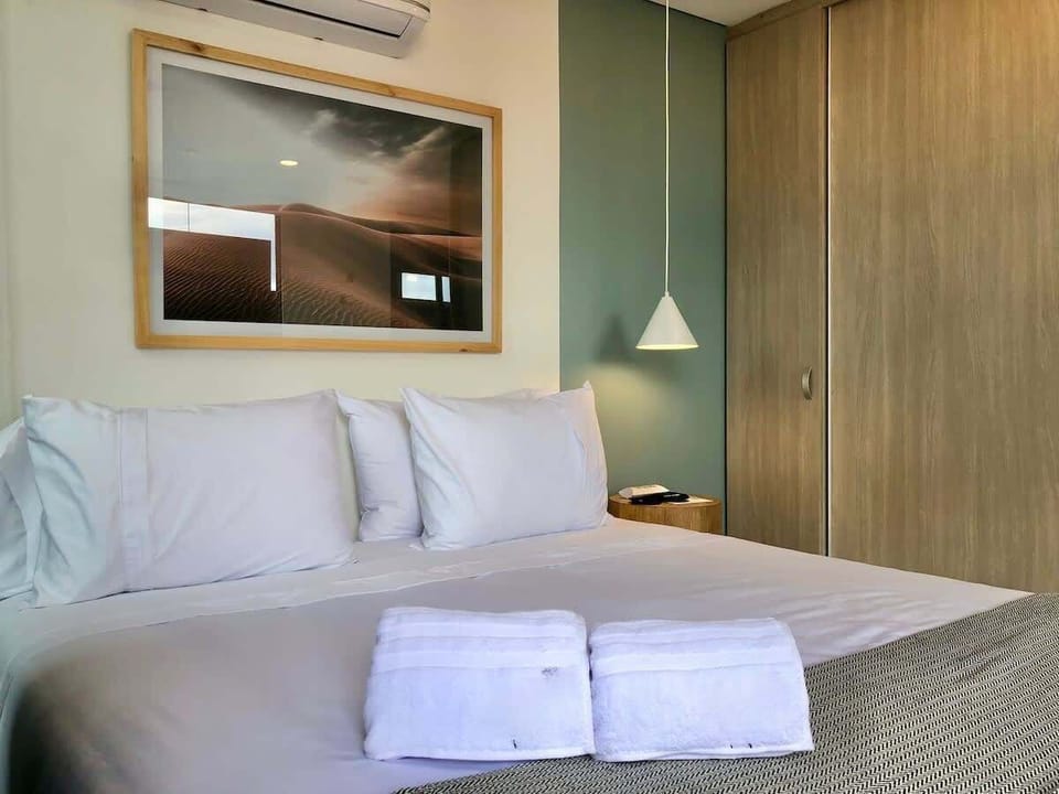 Apartment, 1 Queen Bed, Balcony, City View (Ekkos 1001) | 1 bedroom, individually decorated, individually furnished, bed sheets