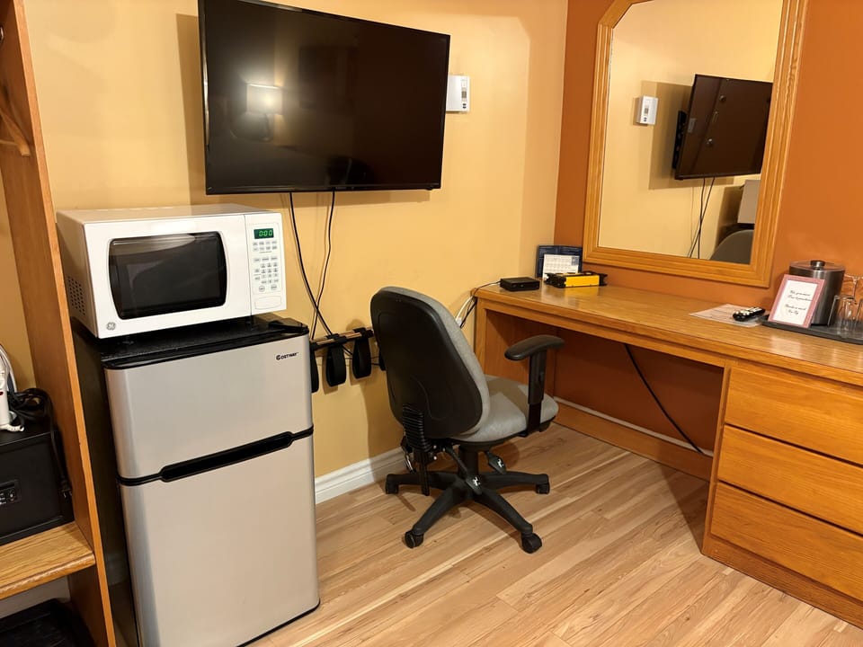Desk, free WiFi, bed sheets
