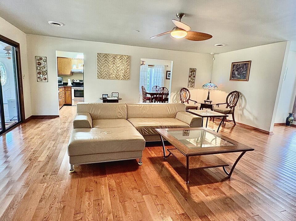 Spacious living room