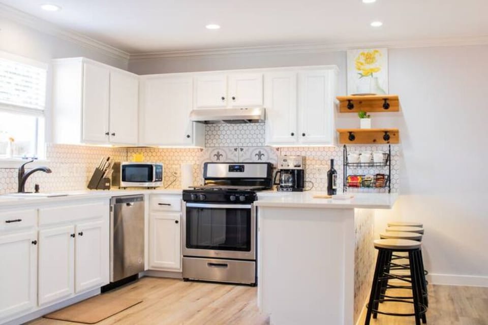 House, 5 Bedrooms, Courtyard View | Private kitchen