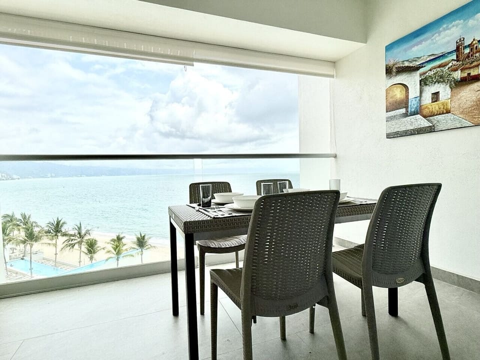 Amazing ocean views to enjoy your meals