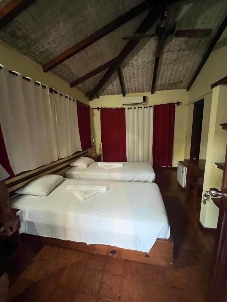 Double or Twin Room | In-room safe, laptop workspace, iron/ironing board, free WiFi