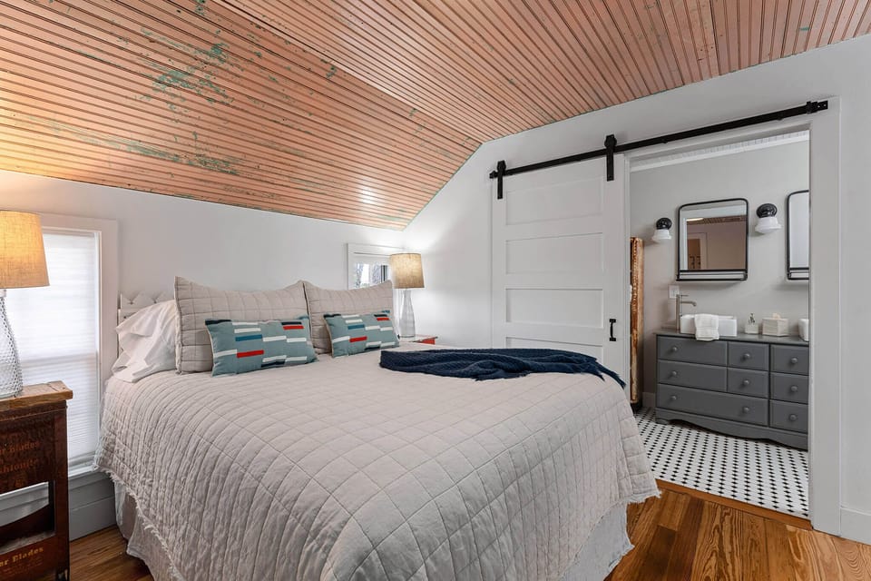 This cozy retreat welcomes you with plush linens and vintage charm. Perfect for winding down after a day on the 290 Wine Trail, it’s your personal hideaway with an ensuite bathroom.