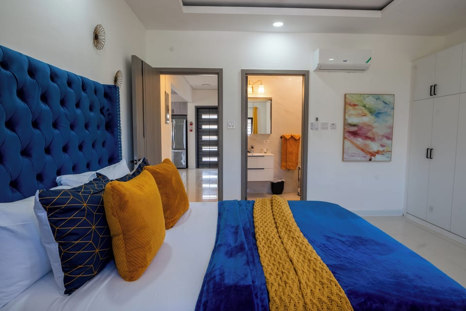 Queen bedroom