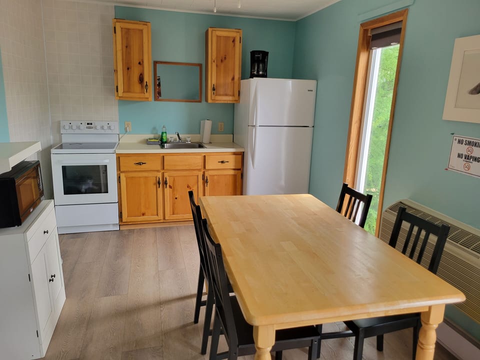 Cottage #5 | Private kitchen | Fridge, microwave, stovetop, toaster