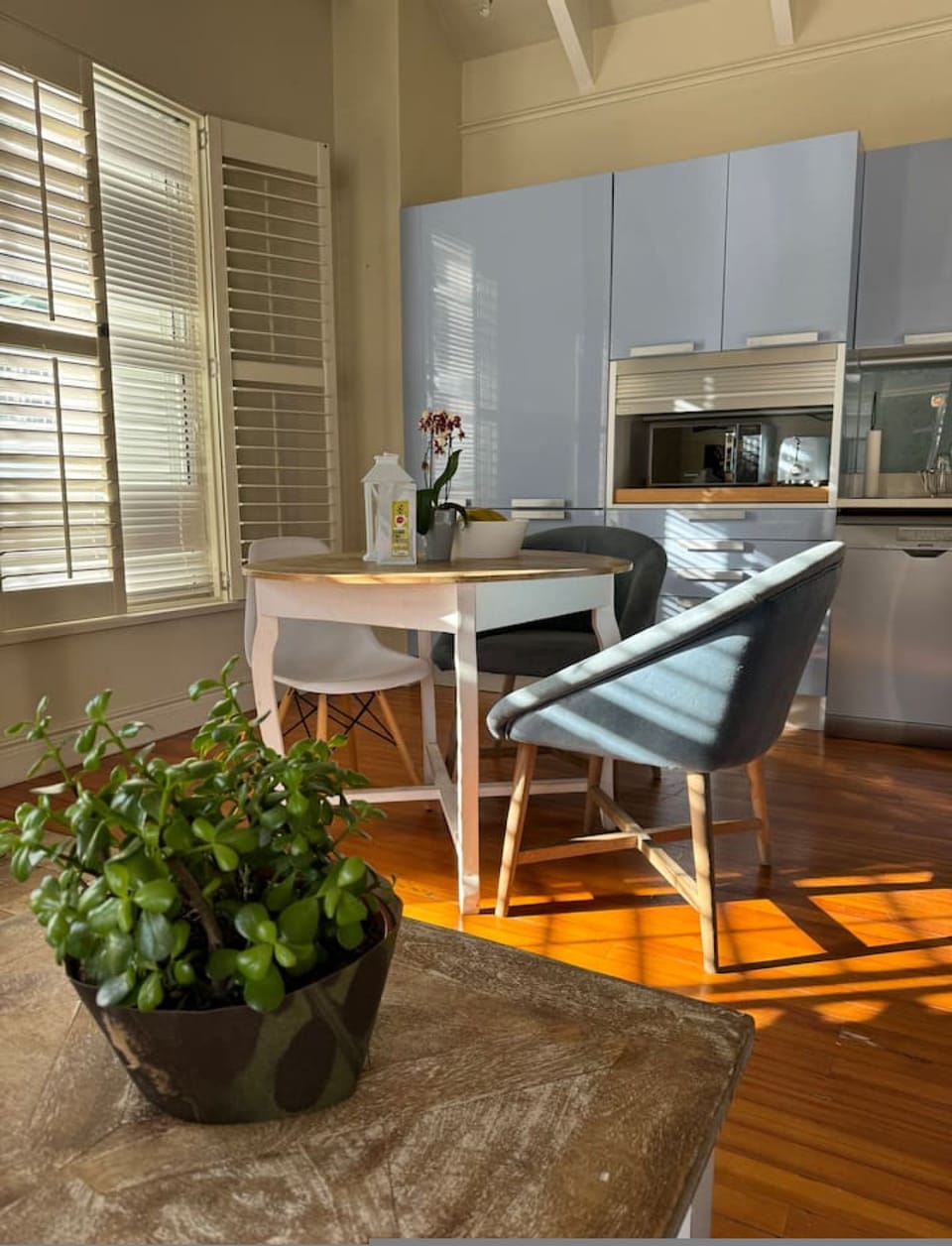 House | 2 bedrooms, desk