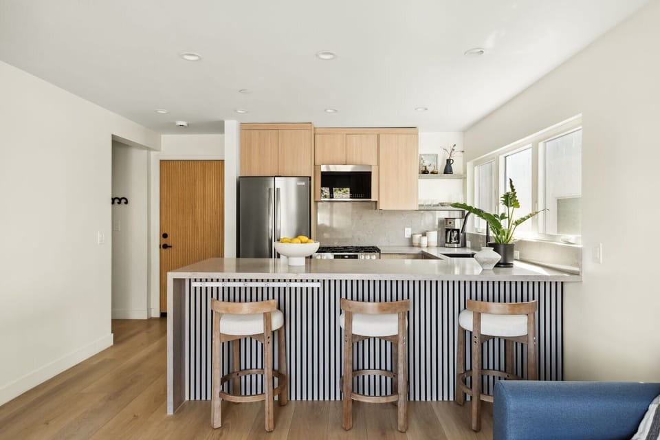 Breakfast bar.