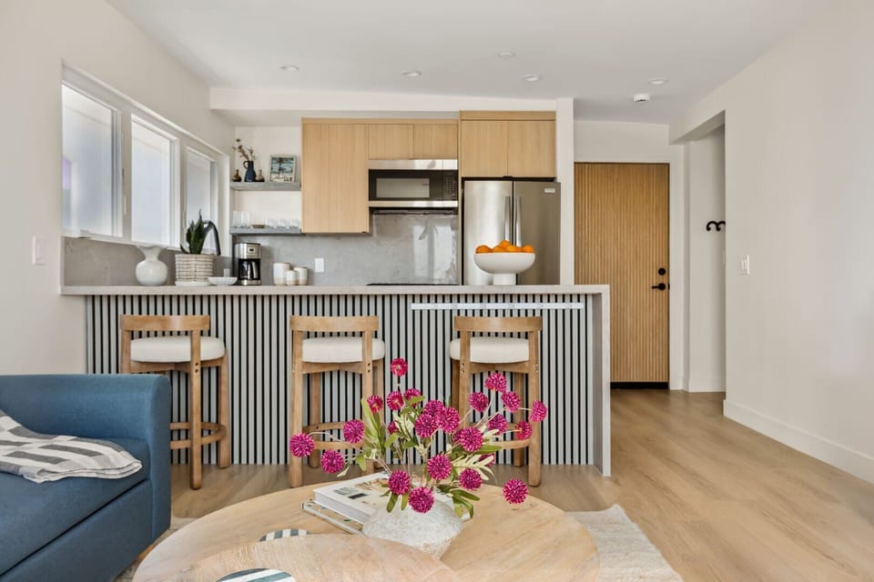 Breakfast bar.