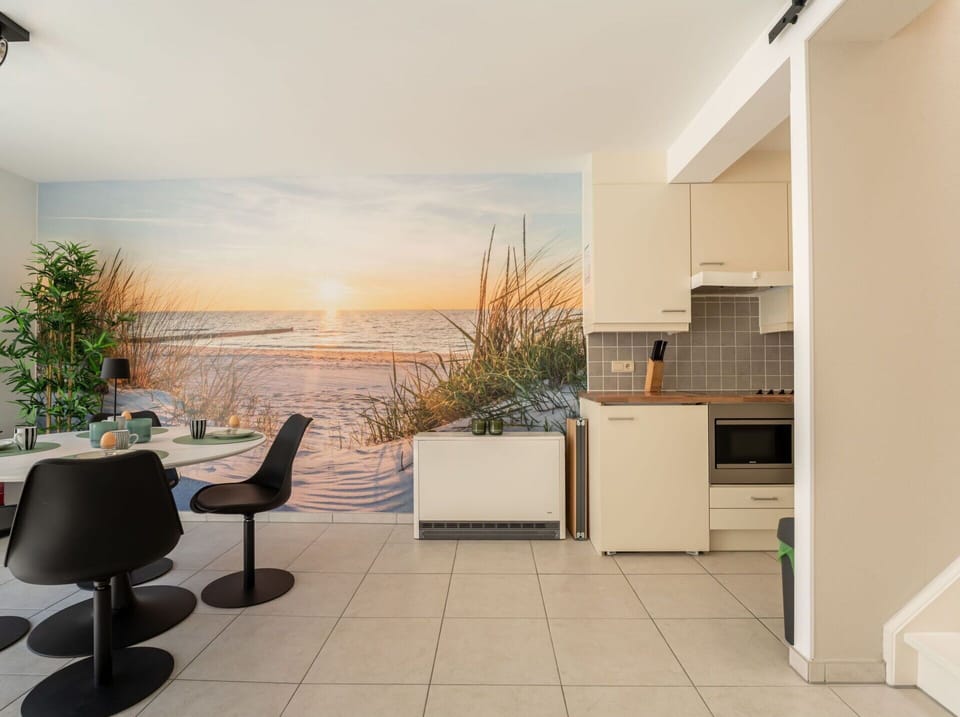Interior Design, Furniture, Flooring, Floor, Ceiling, Room, Apartment, Chair, Houseplant, Flowerpot