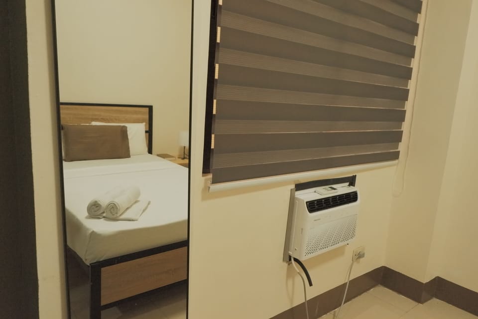 Economy Double Room | Desk, WiFi (free), individually decorated, individually furnished