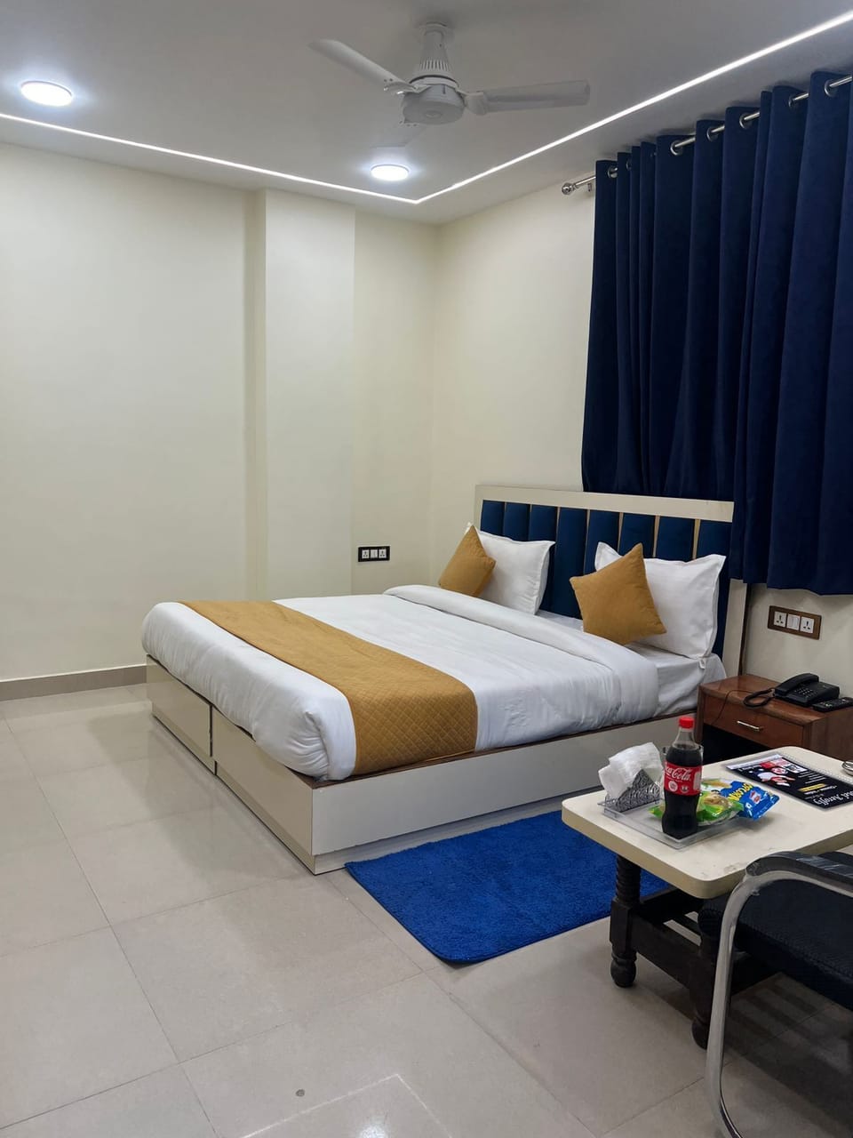 Family Quadruple Room | Desk, laptop workspace, free WiFi