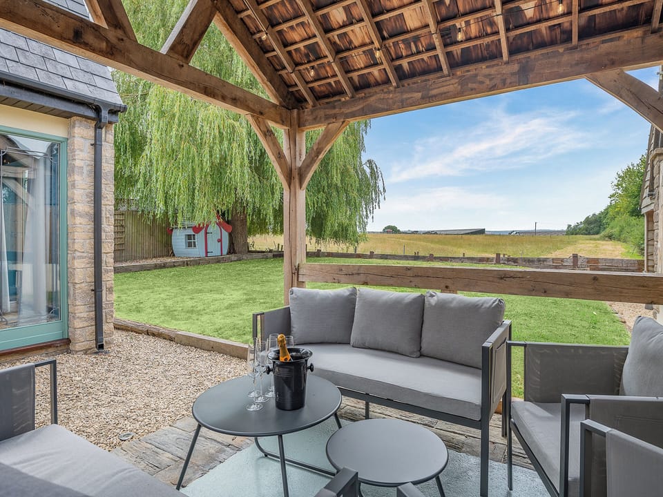 Sitting-out-area | The Pool House, Stalbridge, near Sturminster Newton