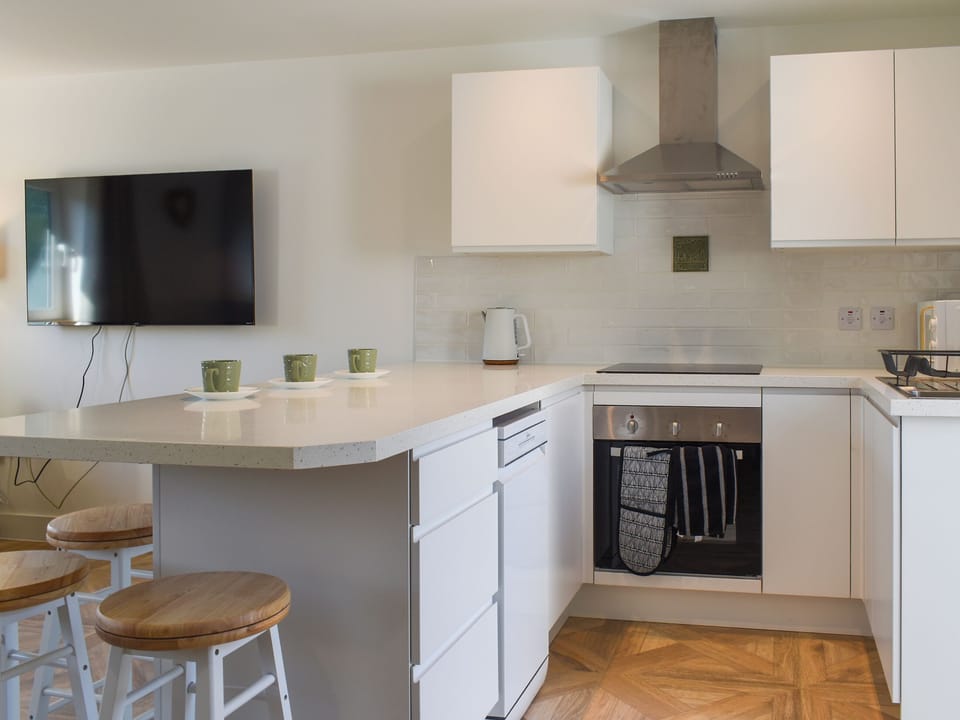 Kitchen | 3 Le Dorney Villa - Le Dorney Villas, Par
