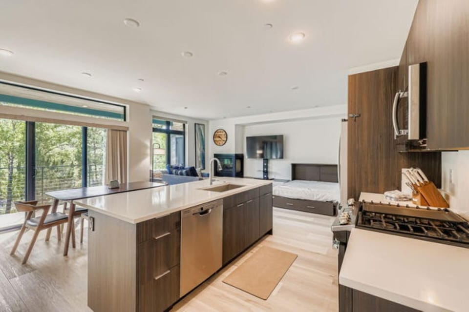 Spacious and Bright