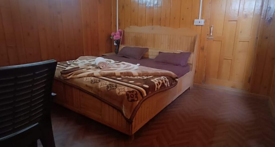 Luxury Room, Mountain View | Soundproofing, rollaway beds, free WiFi, bed sheets