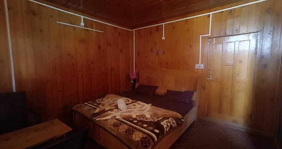 Luxury Room, Mountain View | Soundproofing, rollaway beds, free WiFi, bed sheets