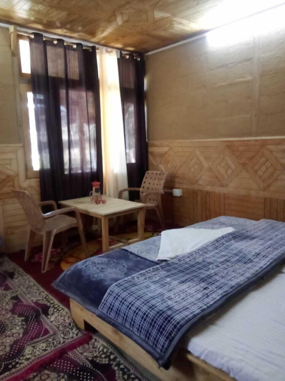 Luxury Room, Mountain View | Soundproofing, rollaway beds, free WiFi, bed sheets