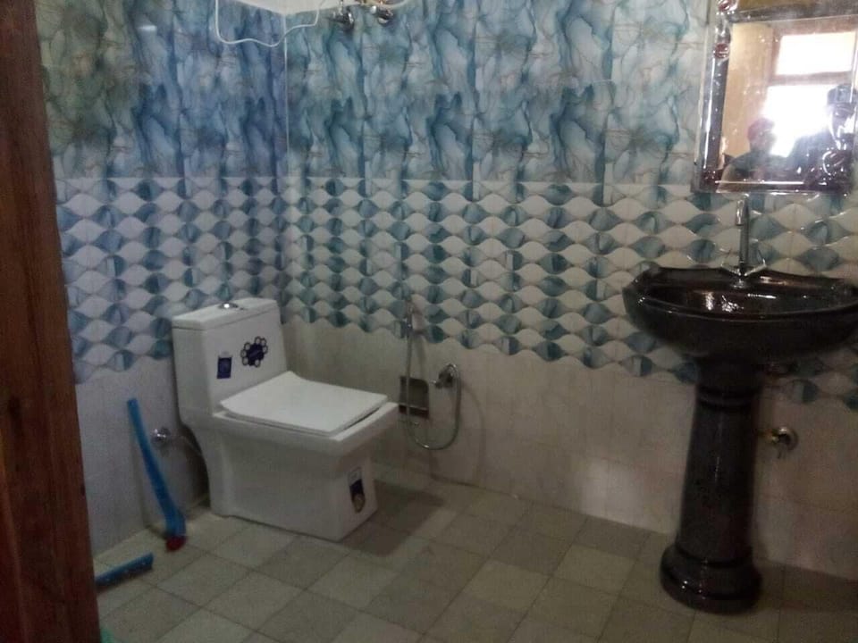 Luxury Room, Mountain View | Bathroom | Shower, free toiletries, soap