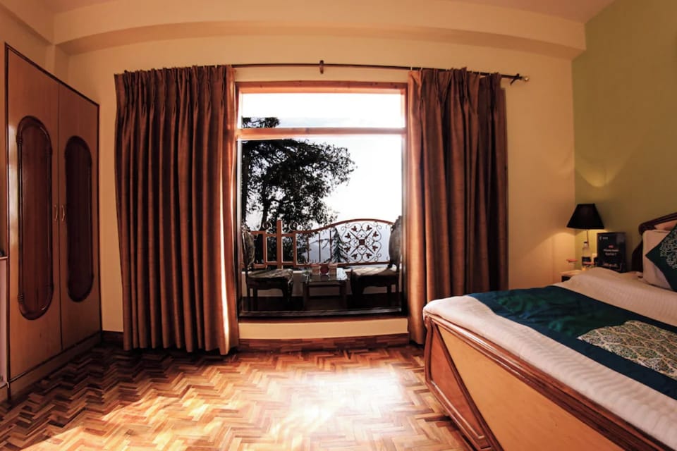 Family Double Room | In-room safe, soundproofing, free WiFi, bed sheets
