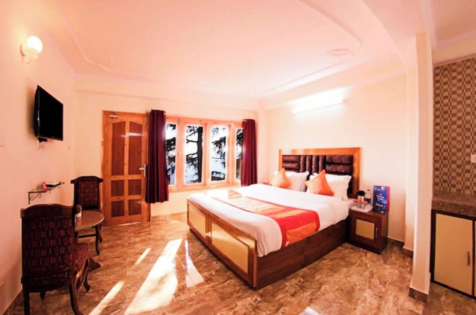 Family Double Room | In-room safe, soundproofing, free WiFi, bed sheets