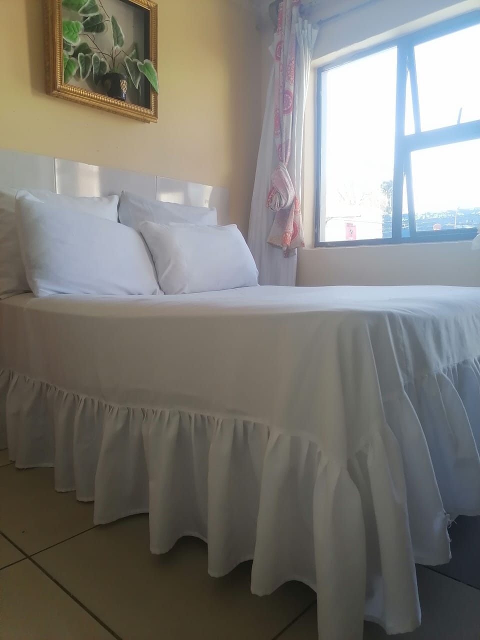 Deluxe Room, Pool View | Iron/ironing board, free WiFi