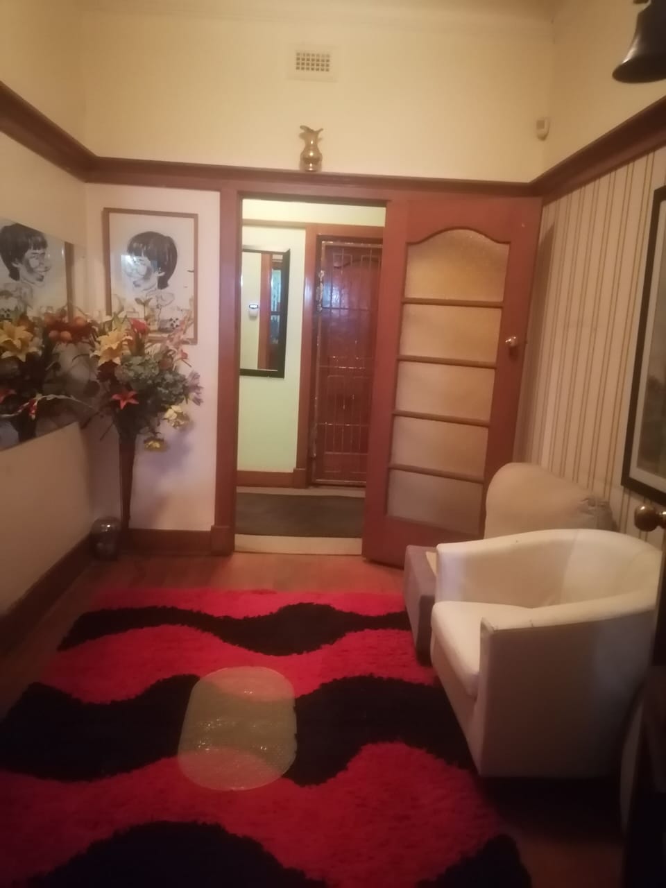 Deluxe Room, Pool View | Living area