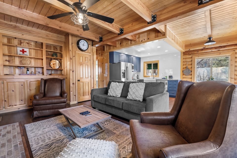 Flat-screen TV, fireplace