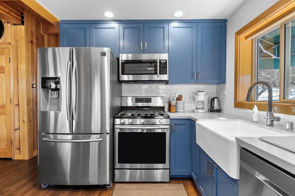 Electric kettle, toaster