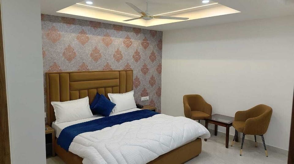 Superior Double Room | Desk, laptop workspace, free WiFi