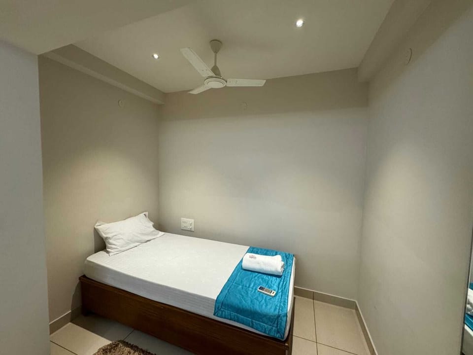 3 bedrooms, desk, laptop workspace, iron/ironing board