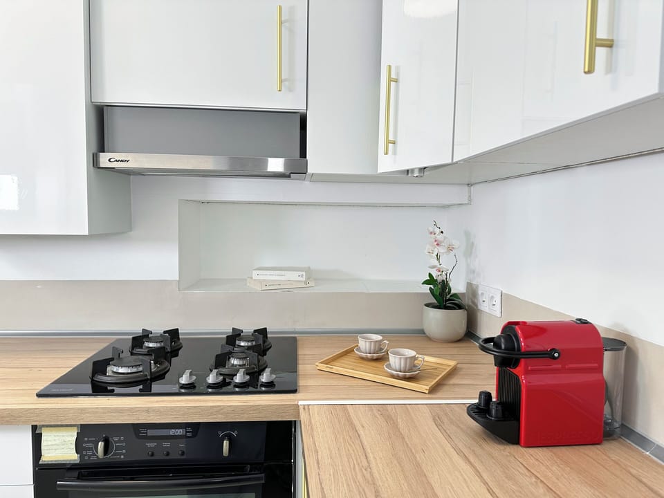 Comfort Apartment, City View | Private kitchen | Espresso maker, electric kettle