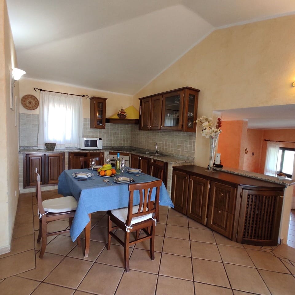Autumn, Kitchen, Spring, Summer